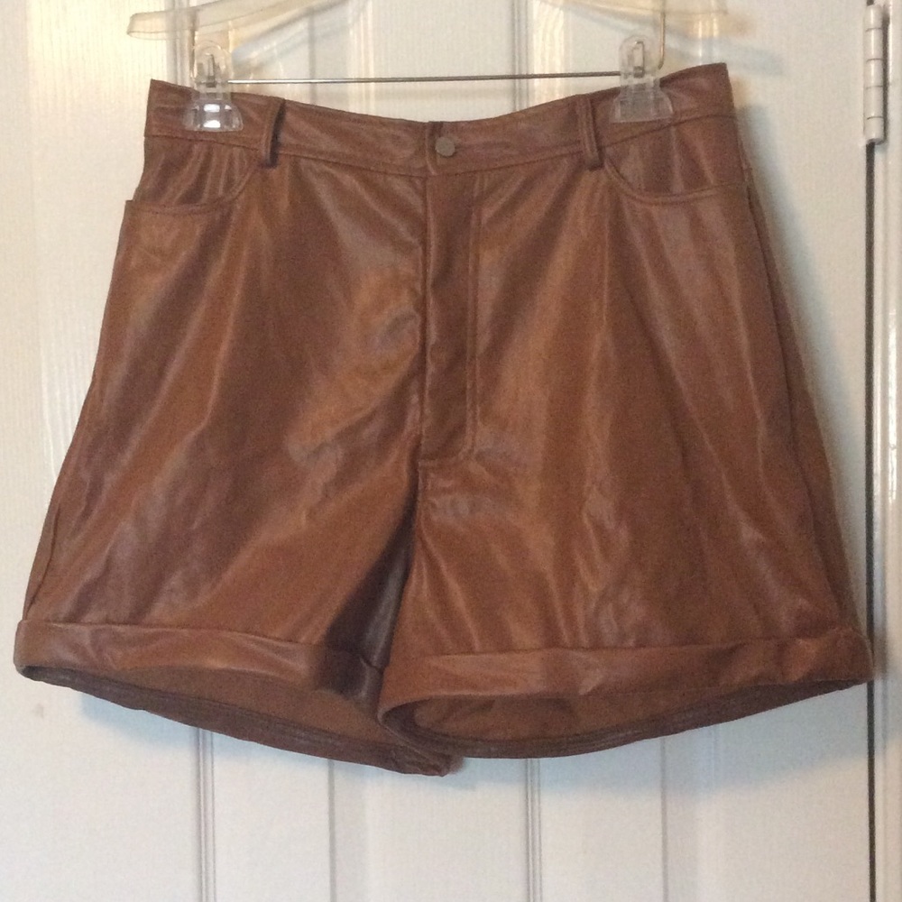 PrettyLittleThing high waisted short